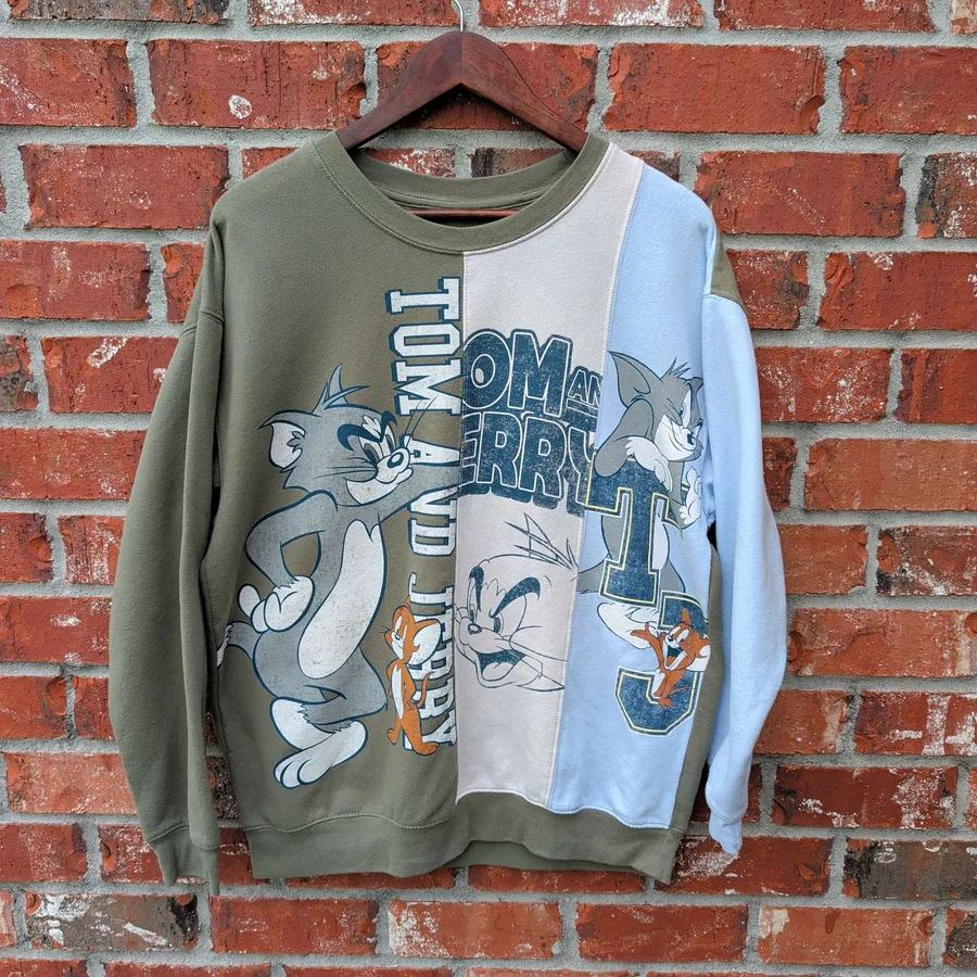 Tom and Jerry Reworked Sweatshirt Mens XL Colorblock Cartoon Graphic Crewneck
