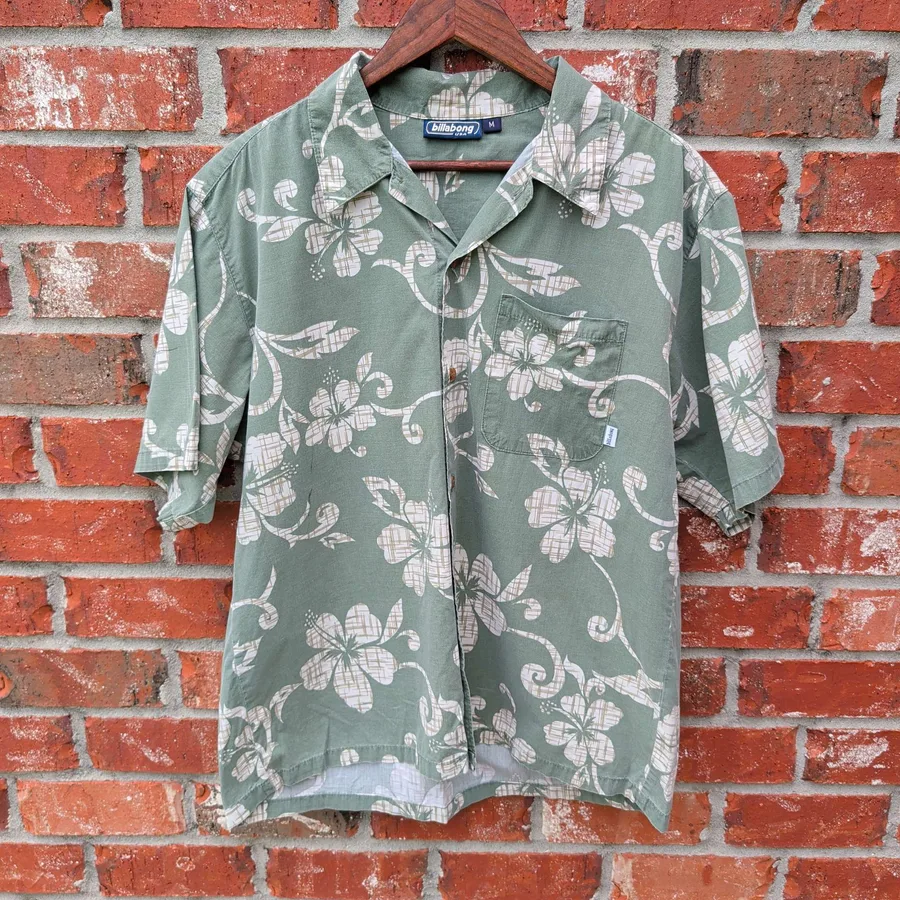 Billabong Hawaiian Shirt Mens M Green Floral Button Down Tapa Print