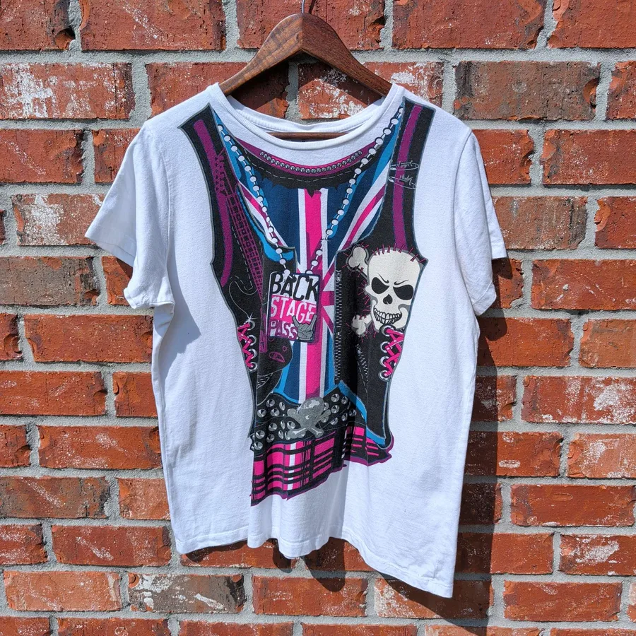 Graphic T-Shirt Womens 2XL White Punk Skull Backstage Pass Festival