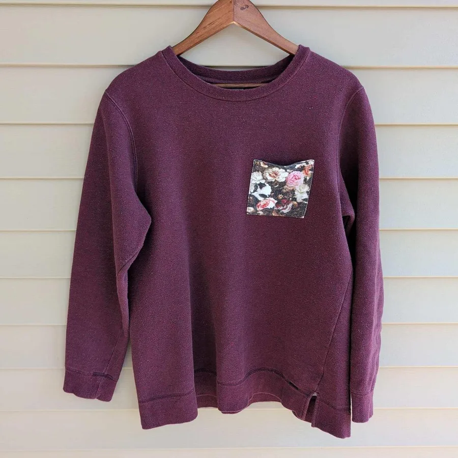 On The Byas Sweatshirt Mens Medium Burgundy Floral Pocket Crew Neck Pullover