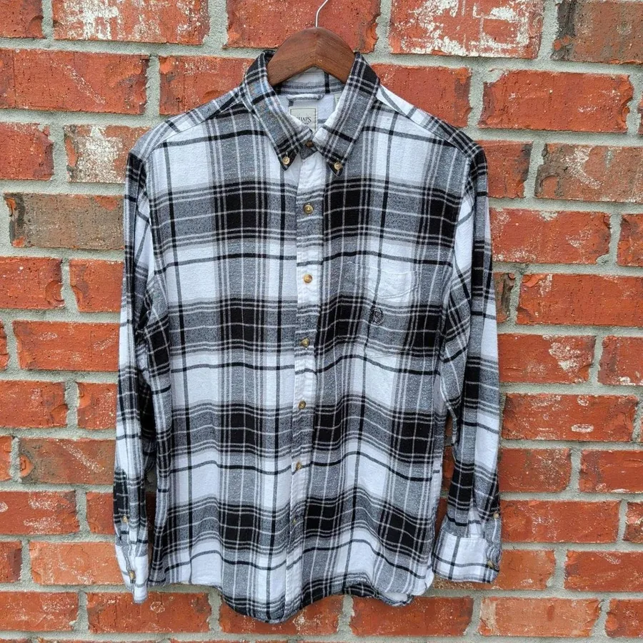 Chaps Flannel Shirt Mens Medium Black White Plaid Button Down Long Sleeve — Front