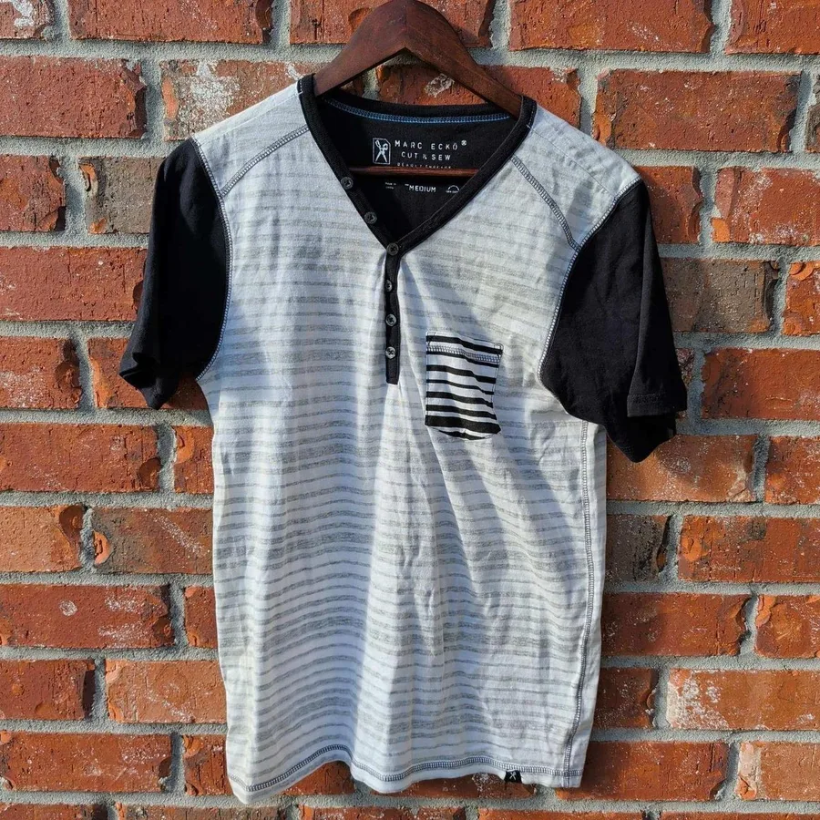 Marc Ecko Henley Shirt Mens Medium White Grey Black Striped Colorblock Short Slv