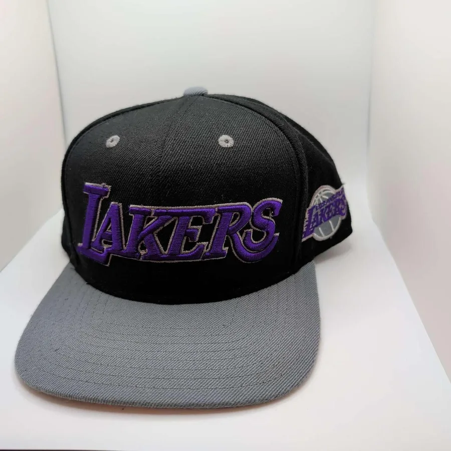 Adidas Snapback Hat Mens OSFA Black Grey Lakers NBA Embroidered Flat Brim Cap