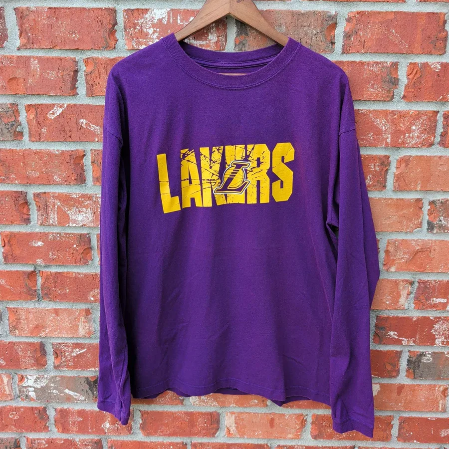 NBA Lakers Long Sleeve Shirt Mens XL Purple Cracked Logo Graphic Tee
