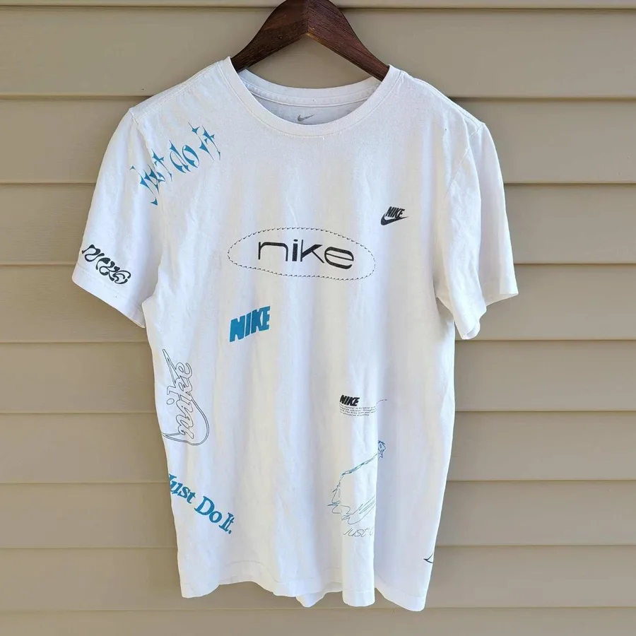 Nike Graphic T-Shirt Mens Small White All Over Print Logo Just Do It Tee