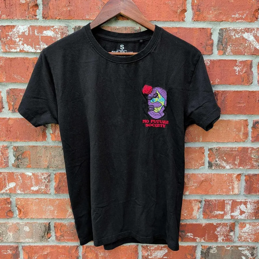 One Brand Graphic T-Shirt Mens Small Black No Future Society Embroidered Rose