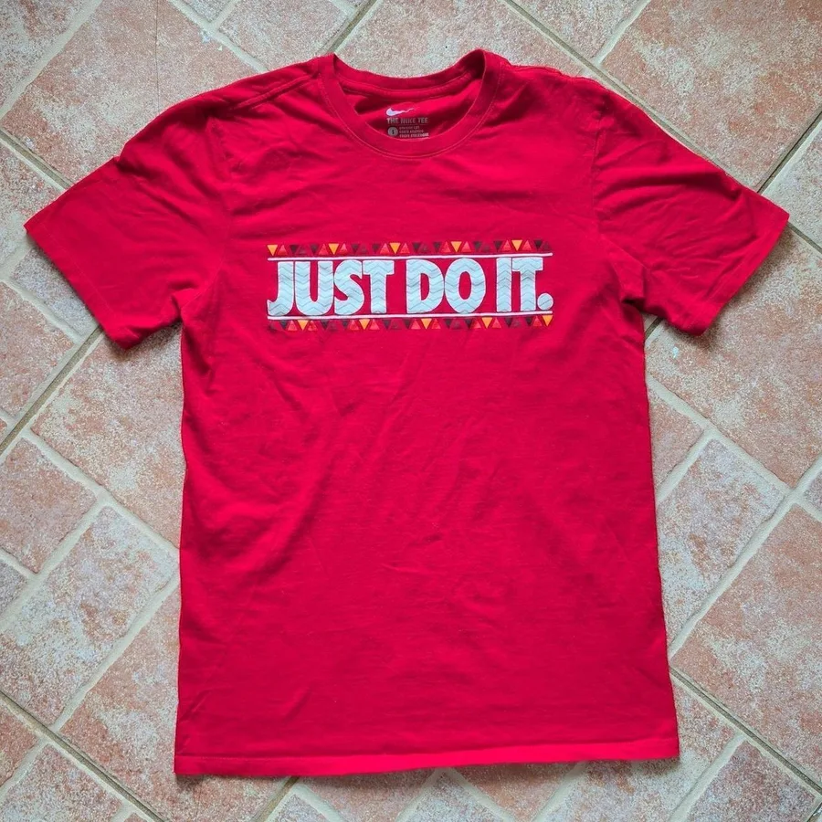 Nike Graphic T-Shirt Mens Small Red Just Do It Athletic Cut Short Sleeve Tee