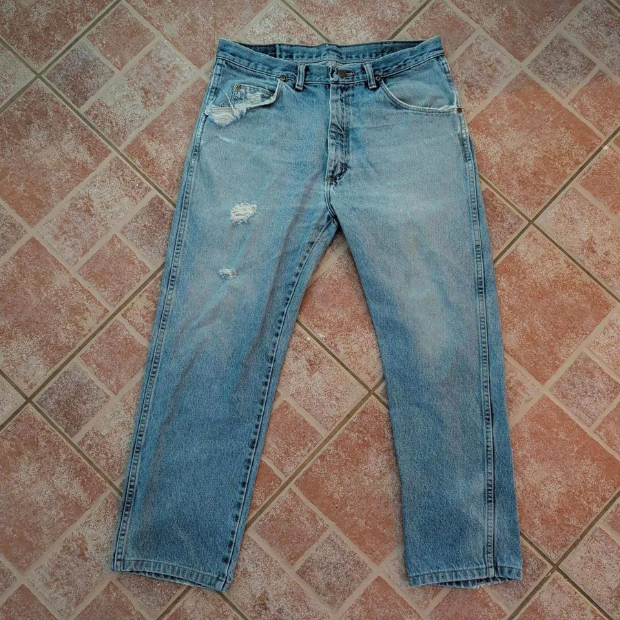 Wrangler Authentics Jeans Mens 33x27 Light Blue Distressed Straight Leg Denim