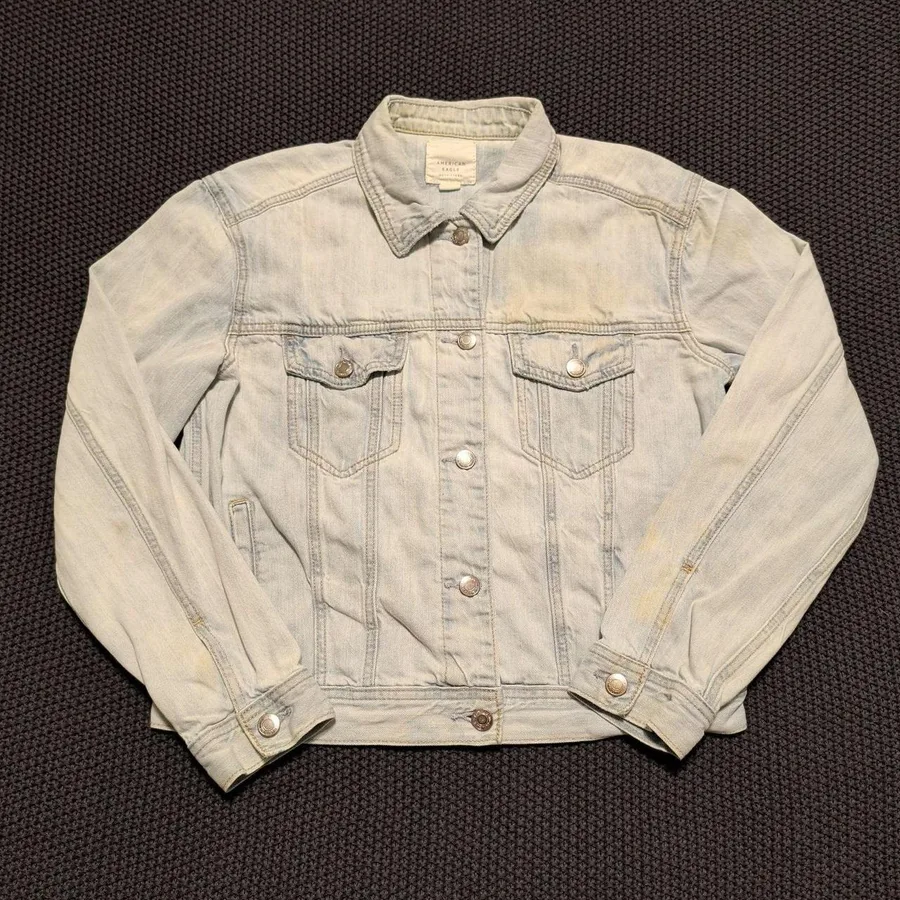 American Eagle Denim Jacket Womens Medium Light Blue Button Front Trucker Cotton