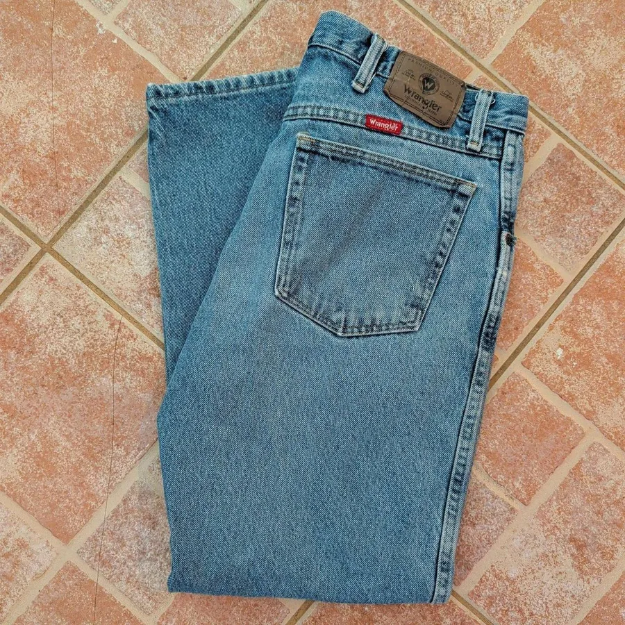 Wrangler Relaxed Fit Jeans Mens 34x29 Blue Medium Wash Straight Leg Denim