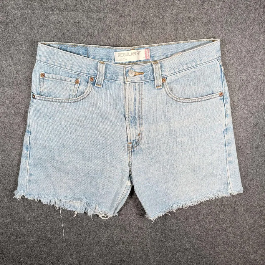 Levi's 505 Regular Fit Shorts Womens 33 Light Blue Denim Cut Off Frayed Hem