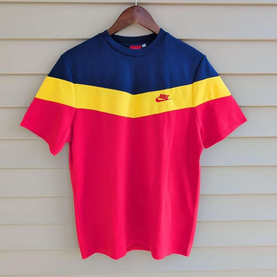Vintage Nike T-Shirt Men M Red Navy Yellow Colorblock Chevron Sporty Retro Tee