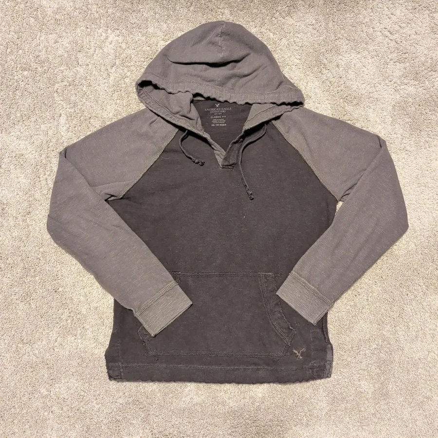 American Eagle Hoodie Womens XS Charcoal Grey Colorblock Raglan Classic Fit