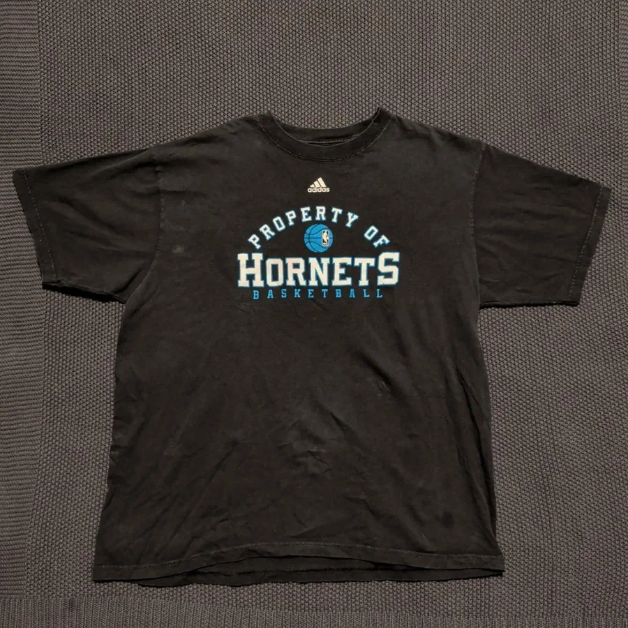 Adidas T-Shirt Mens XL Black Property of Hornets Basketball NBA Graphic Tee